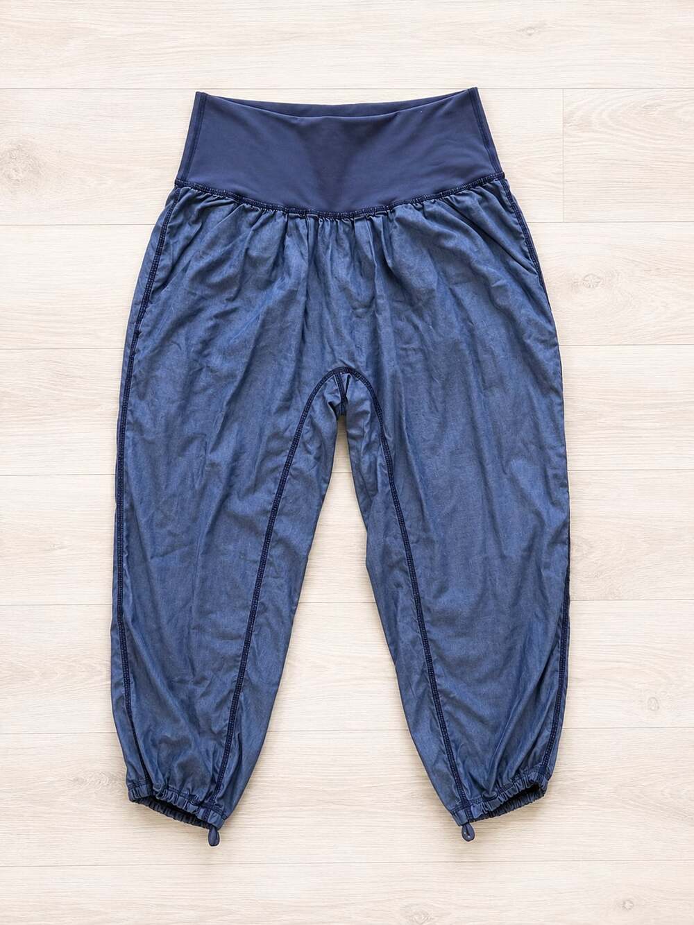 Lululemon Blue Post Power Crop Tencel Blend Harem Pants Sz 4 - Picture 2 of 2